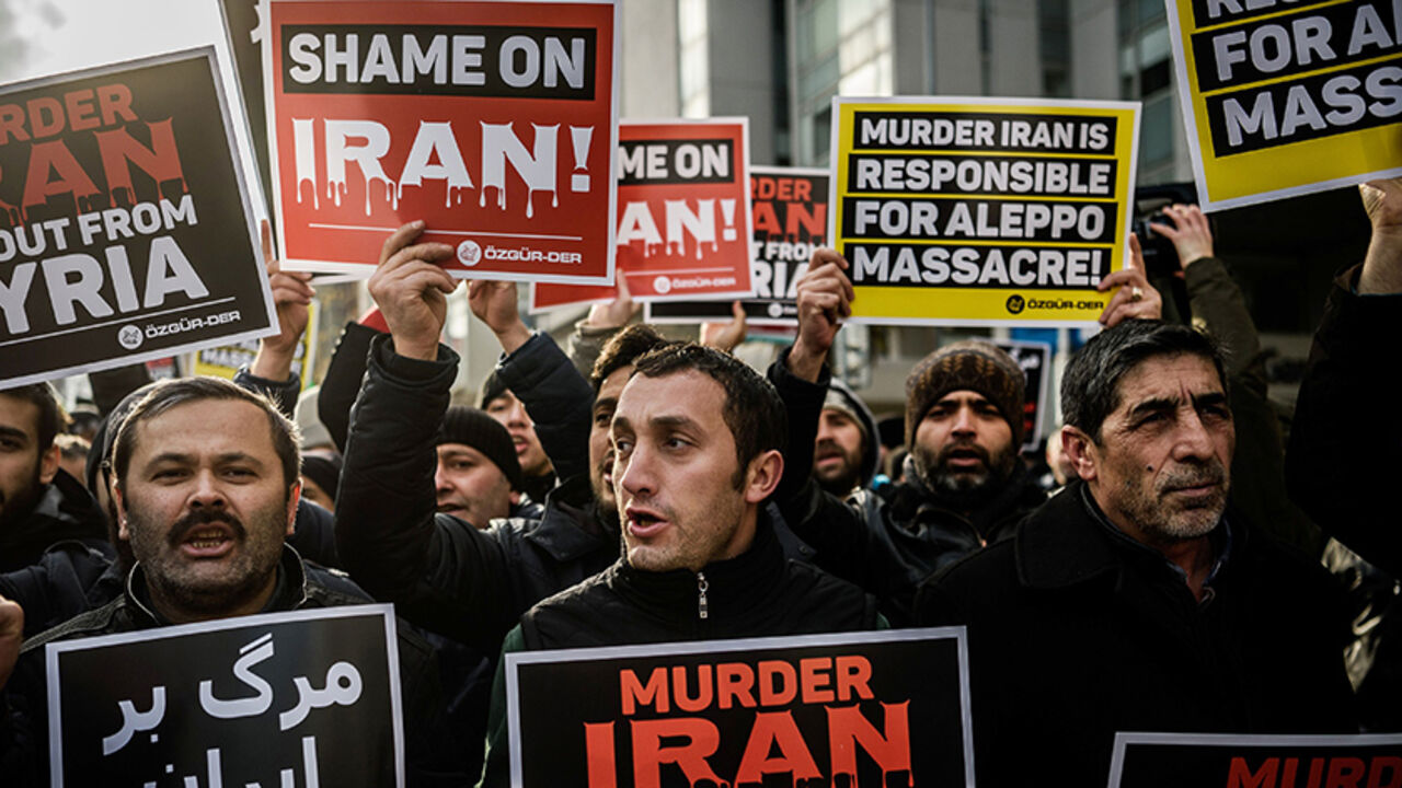 AFP_J707D Protesters shout anti-Iran slogans and hold placards in front of the Iranian embassy on December 16, 2016, in Istanbul, during a demonstration against Iranian involvement in the siege of Aleppo, the latest in a series of demonstrations in Europe over the Syria crisis.
Turkey has provided support to the Syrian opposition and repeatedly called for Assad to go. Protests have been staged in several European cities as the horror in Aleppo has unfolded, with reports of atrocities including summary executions.
/