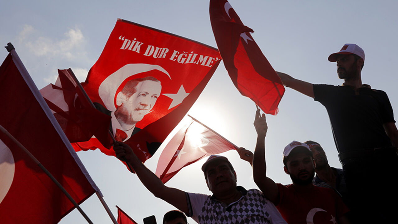TURKEY-SECURITY/RALLY People wave Turkey's national flags during the Democracy and Martyrs Rally, organized by Turkish President Tayyip Erdogan and supported by ruling AK Party (AKP), oppositions Republican People's Party (CHP) and Nationalist Movement Party (MHP), to protest against last month's failed military coup attempt, in Istanbul, Turkey, August 7, 2016. REUTERS/Umit Bektas - RTSLKWT