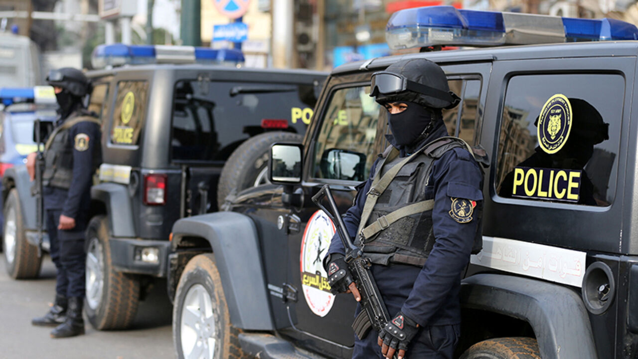 EGYPT-SECURITY Egyptian members of security forces stand guard during the sixth anniversary of the 2011 uprising, at Tahrir Square in Cairo, Egypt, January 25, 2017. REUTERS/Mohamed Abd El Ghany - RTSXB7U