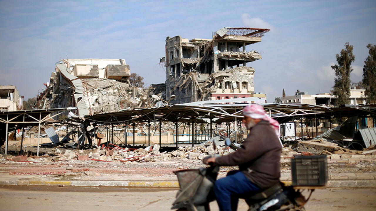MIDEAST-CRISIS/MOSUL-LIVES General view of a building of the University of Mosul destroyed during the battle with Islamic State militants, in Mosul, Iraq January 30, 2017. Picture taken January 30, 2017. REUTERS/Ahmed Jadallah - RTX2YYOF