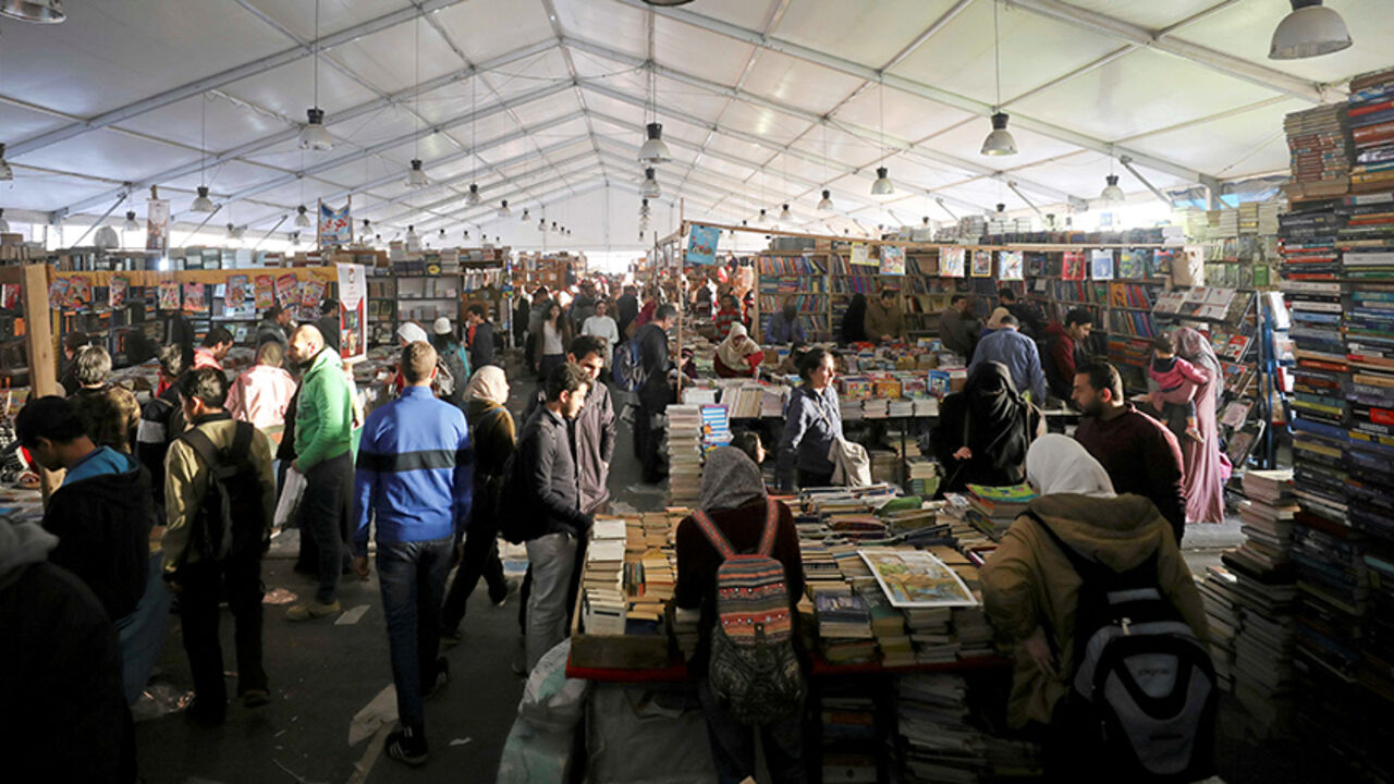 EGYPT-DAILYLIFE/ General view for Cairo international book fair in Cairo, Egypt, February 9, 2017. REUTERS/Mohamed Abd El Ghany - RTX30BGM
