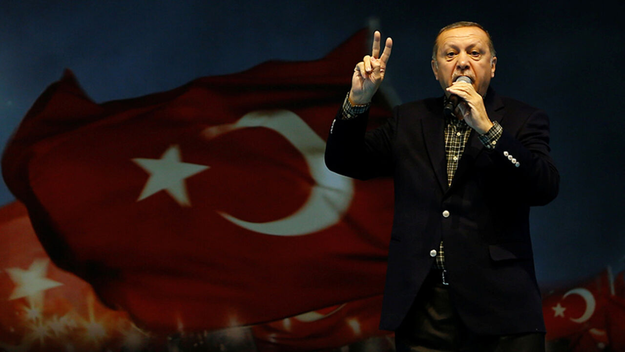 TURKEY-REFERENDUM/GERMANY Turkish President Tayyip Erdogan makes a speech during a Women's Day rally in Istanbul, Turkey, March 5, 2017. REUTERS/Murad Sezer - RTS11IUT