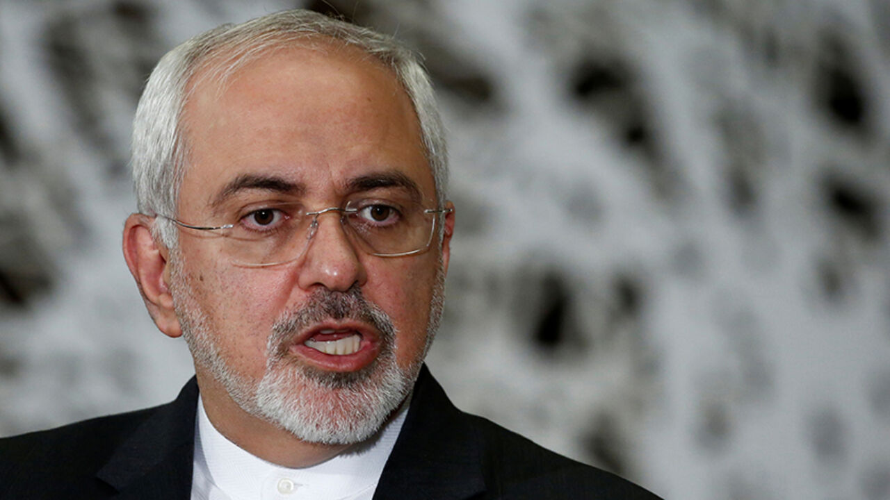 JAPAN-IRAN/ Iranian Foreign Minister Mohammad Javad Zarif attends a joint news conference with Japanese Foreign Minister Fumio Kishida in Tokyo, Japan, December 7, 2016. REUTERS/Kim Kyung-Hoon - RTSV1FS