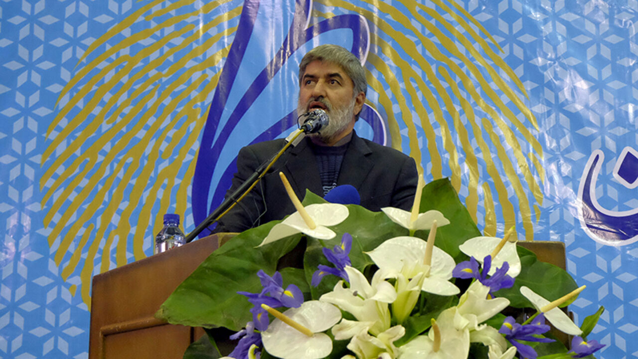IRAN-ELECTION/ Iranian lawmaker Ali Motahari speaks during a reformist campaign for upcoming parliamentary election, in Tehran February 18, 2016. REUTERS/Raheb Homavandi/TIMA ATTENTION EDITORS - THIS IMAGE WAS PROVIDED BY A THIRD PARTY. FOR EDITORIAL USE ONLY. - RTX27KC9