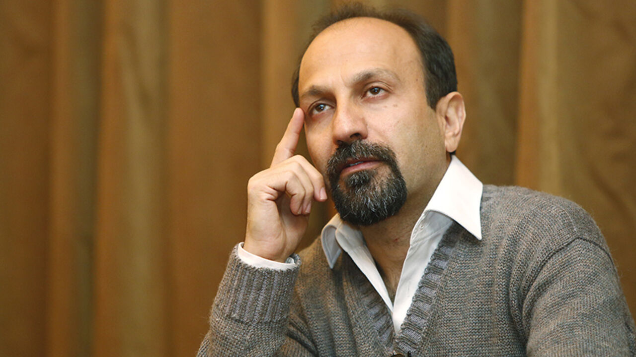USA/ Iranian director Asghar Farhadi answers questions about his film "The Past" during a news conference in Beverly Hills December 9, 2013. The film stars Berenice Bejo, Ali Mosaffa and Tahar Rahim and is Iran's official entry for the Oscars' Best Foreign Language Film. REUTERS/Fred Prouser (UNITED STATES - Tags: ENTERTAINMENT) - RTX16BJ3