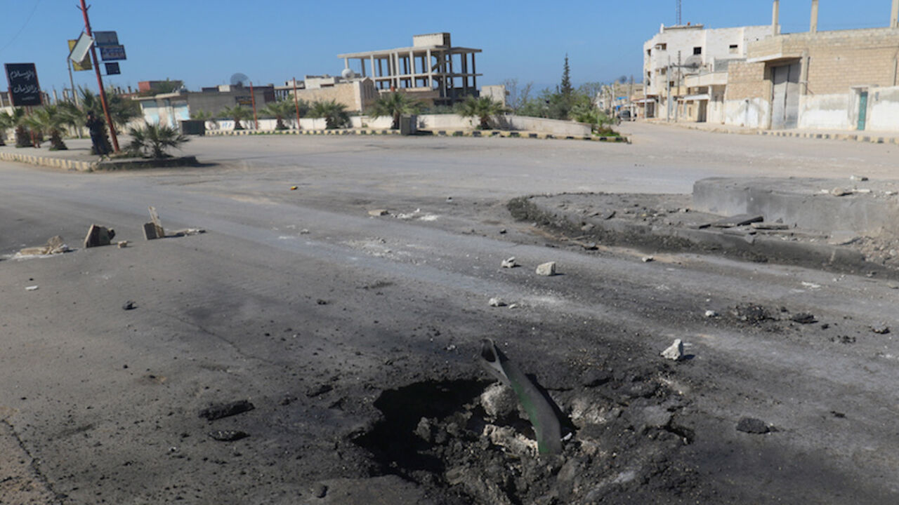 MIDEAST-CRISIS/SYRIA-IDLIB A crater is seen at the site of an airstrike, after what rescue workers described as a suspected gas attack in the town of Khan Sheikhoun in rebel-held Idlib, Syria April 4, 2017. REUTERS/Ammar Abdullah TPX IMAGES OF THE DAY - RTX33ZDA