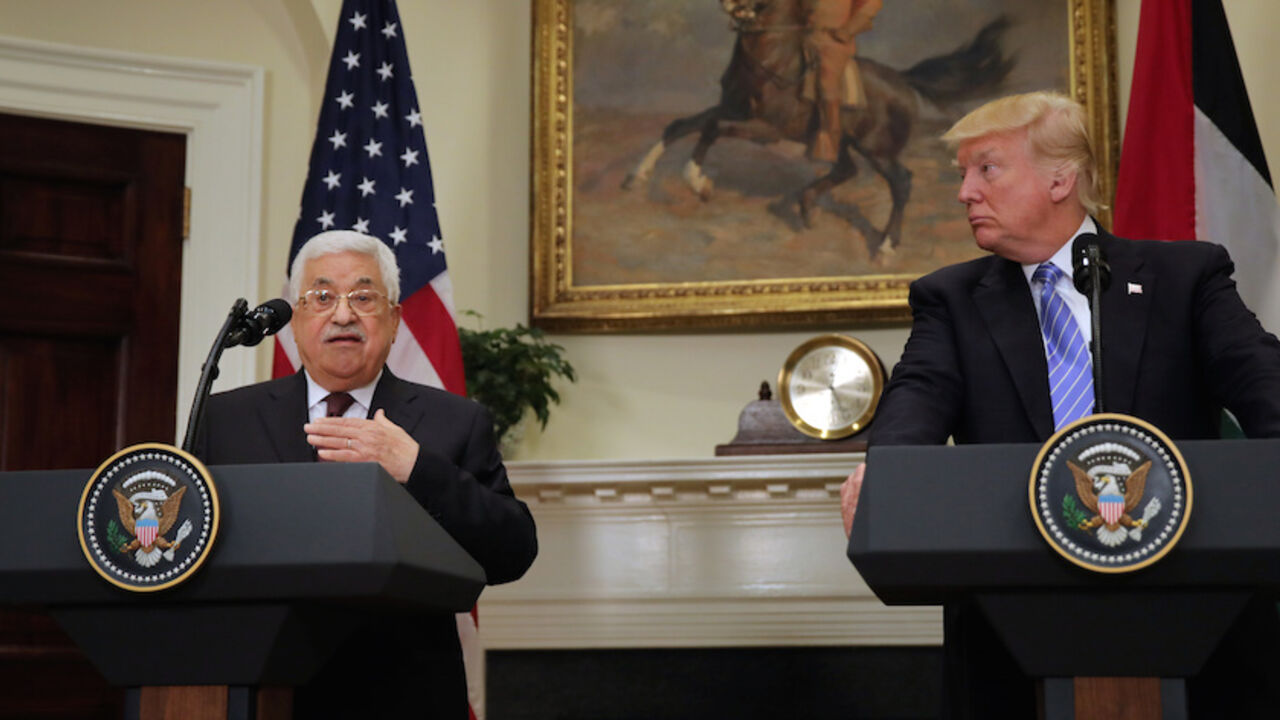 USA-PALESTINIAN/ Palestinian President Mahmoud Abbas delivers a statement accompanied by U.S. President Donald Trump during a visit to the White House in Washington D.C., U.S., May 3, 2017. REUTERS/Carlos Barria - RTS14ZUF
