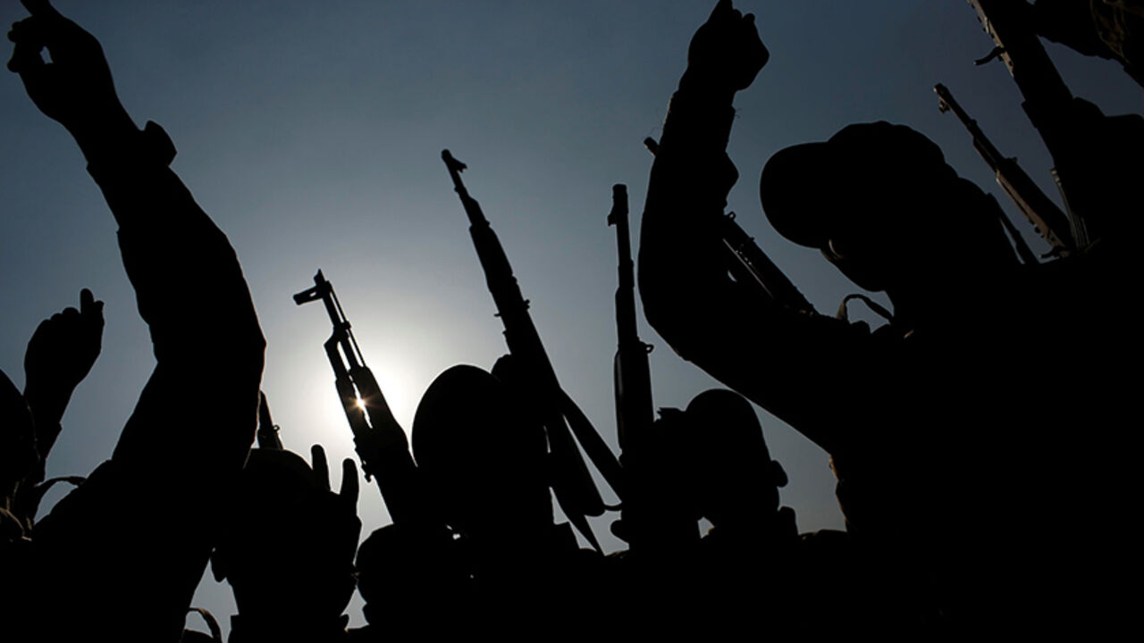MIDEAST-CRISIS/IRAQ Iraqi fighters from Hashid Shaabi take part in a training at Makhmur camp in Iraq December 11, 2016. REUTERS/Mohammed Salem - RTX2UHVF