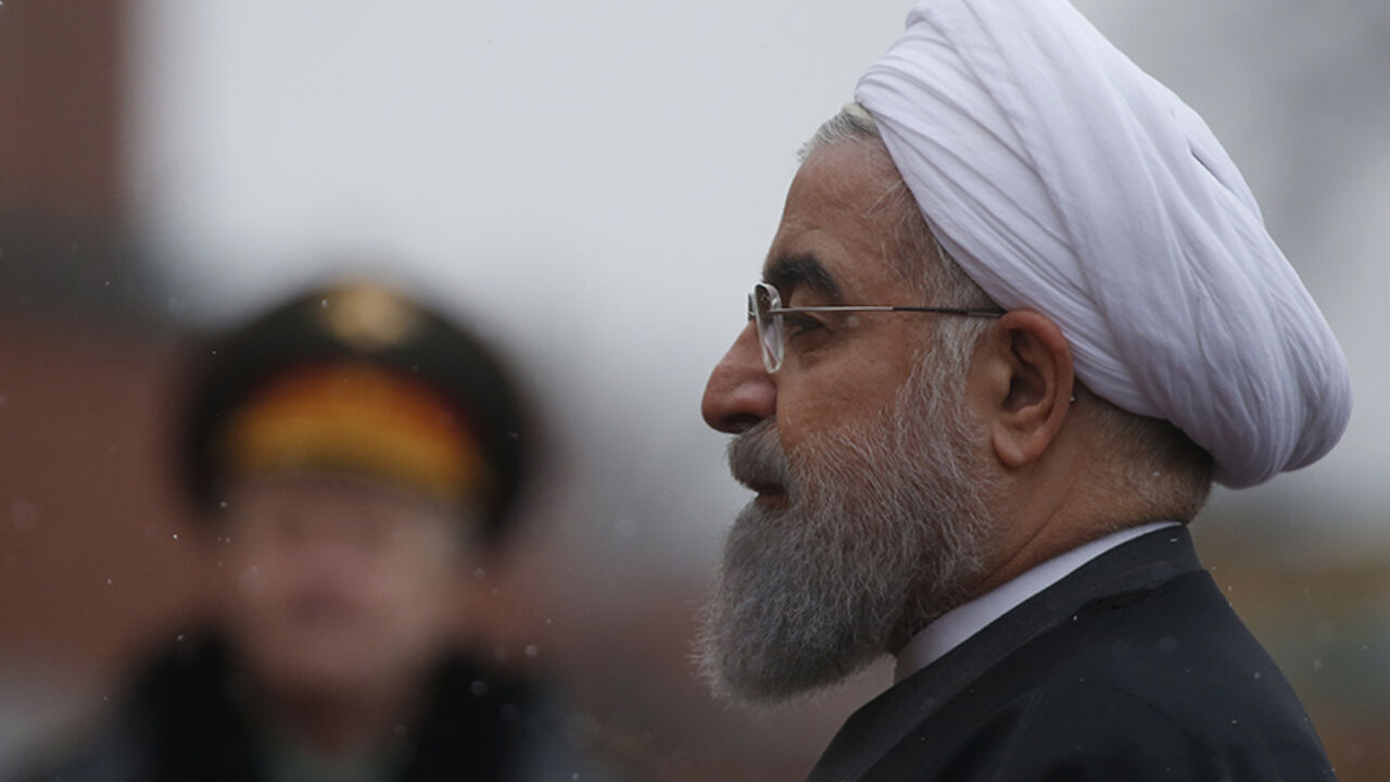 RUSSIA-IRAN/ROUHANI Iranian President Hassan Rouhani attends a wreath laying ceremony at the Tomb of the Unknown Soldier by the Kremlin walls in Moscow, Russia March 28, 2017. REUTERS/Maxim Shemetov - RTX330KR