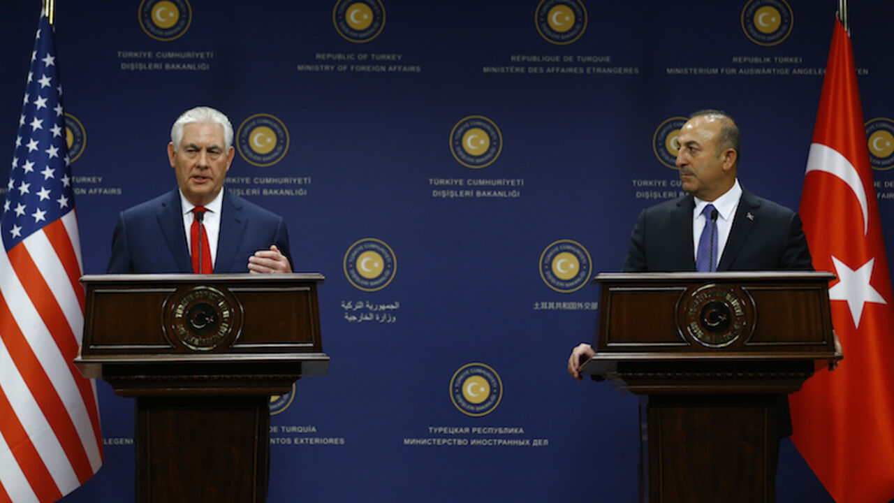 MIDEAST-CRISIS/TURKEY-USA U.S. Secretary of State Rex Tillerson and Turkish Foreign Minister Mevlut Cavusoglu attend a news conference in Ankara, Turkey, March 30, 2017. REUTERS/Umit Bektas - RTX33DCF