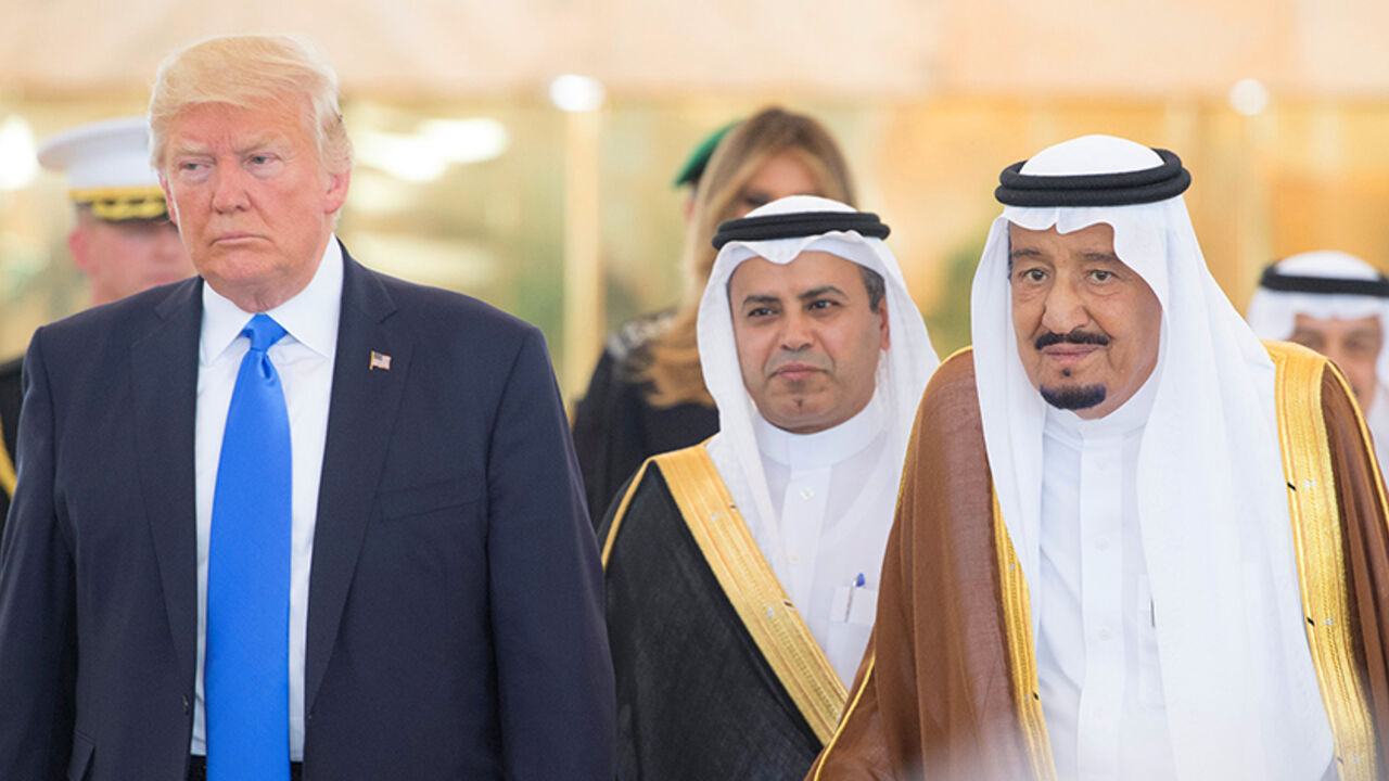 USA-TRUMP/GULF-ARRIVAL Saudi Arabia's King Salman bin Abdulaziz Al Saud stands next to U.S. President Donald Trump during a reception ceremony in Riyadh, Saudi Arabia, May 20, 2017. Bandar Algaloud/Courtesy of Saudi Royal Court/Handout via REUTERS ATTENTION EDITORS - THIS PICTURE WAS PROVIDED BY A THIRD PARTY. FOR EDITORIAL USE ONLY. - RTX36OPM