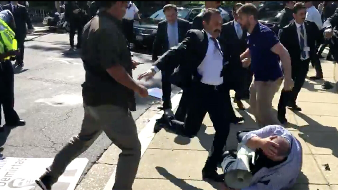 Turkish_Guards_Brawl.jpg
