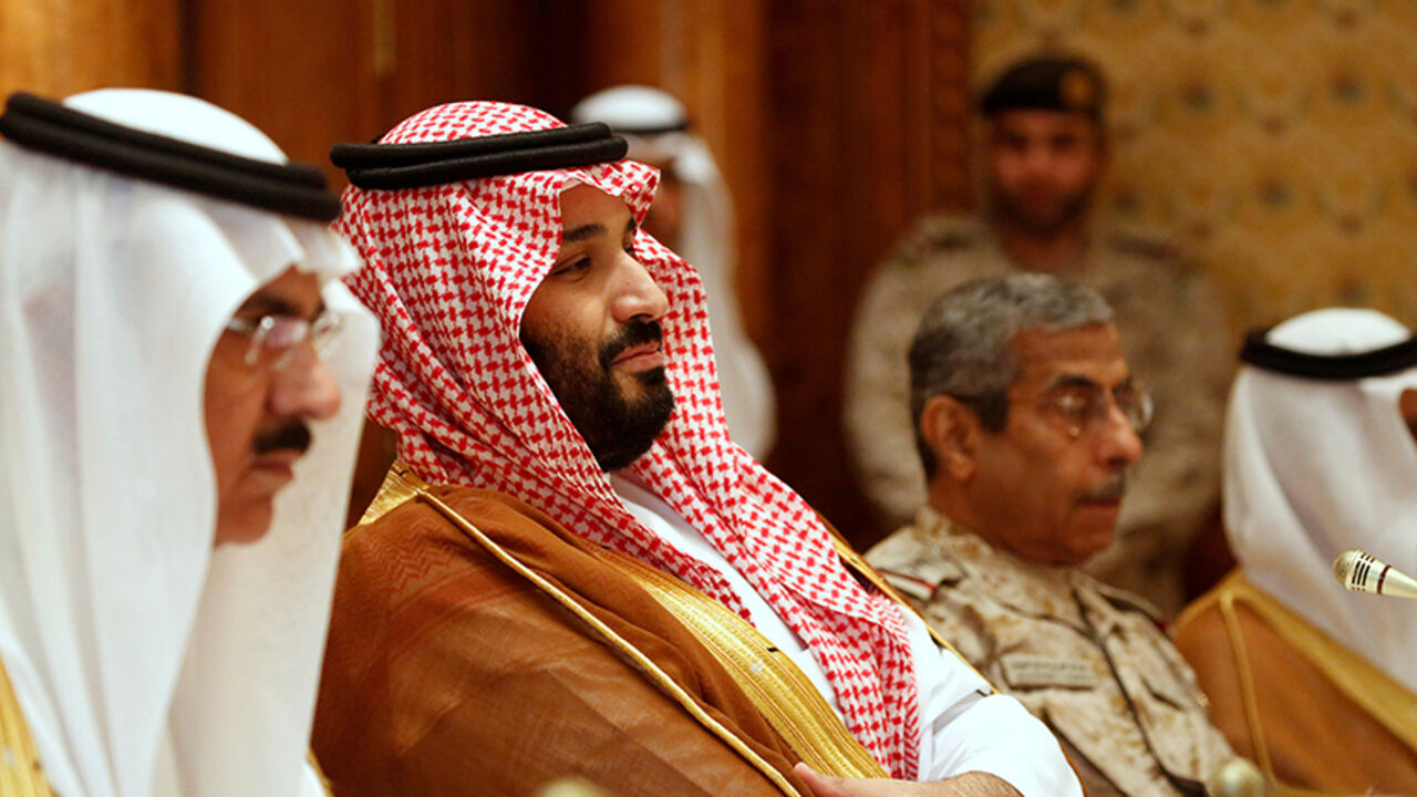 USA-MIDEAST/MATTIS Saudi Arabia's Deputy Crown Prince and Defense Minister Mohammed bin Salman (2nd L) takes his seat to meet with U.S. Defense Secretary James Mattis and his delegation in Riyadh, Saudi Arabia April 19, 2017. REUTERS/Jonathan Ernst - RTS12Z1R