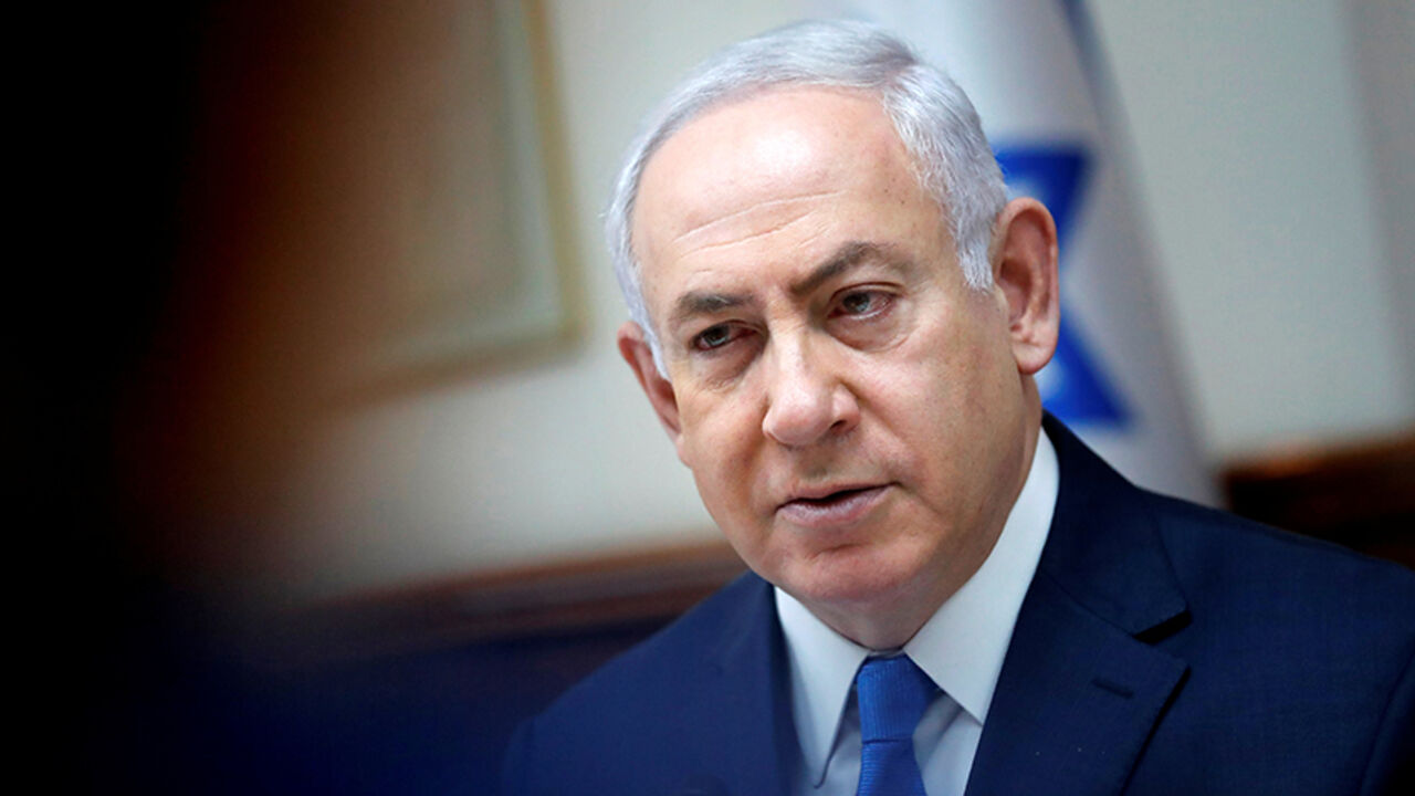 ISRAEL-POLITICS/ Israeli Prime Minister Benjamin Netanyahu chairs the weekly cabinet meeting in Jerusalem July 3, 2017. REUTERS/Thomas Coex/Pool - RTS19JBA