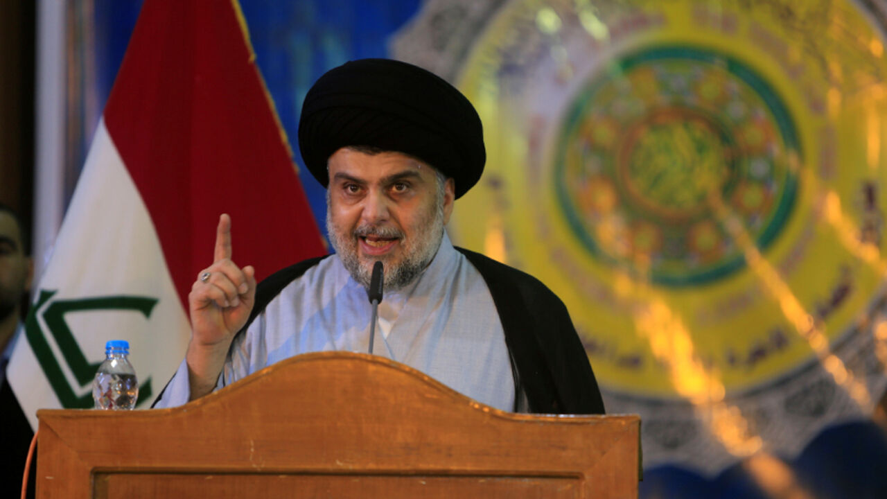 Iraqi Shi'ite leader Muqtada al-Sadr delivers a speech in Najaf, Iraq March 19, 2017.  REUTERS/Alaa Al-Marjani - RTX31P3G