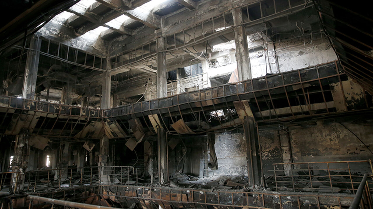 MIDEAST-CRISIS/MOSUL-LIVES General view of the library of the University of Mosul burned and destroyed during the battle with Islamic State militants, in Mosul, Iraq January 30, 2017. Picture taken January 30, 2017. REUTERS/Ahmed Jadallah - RTX2YYOT