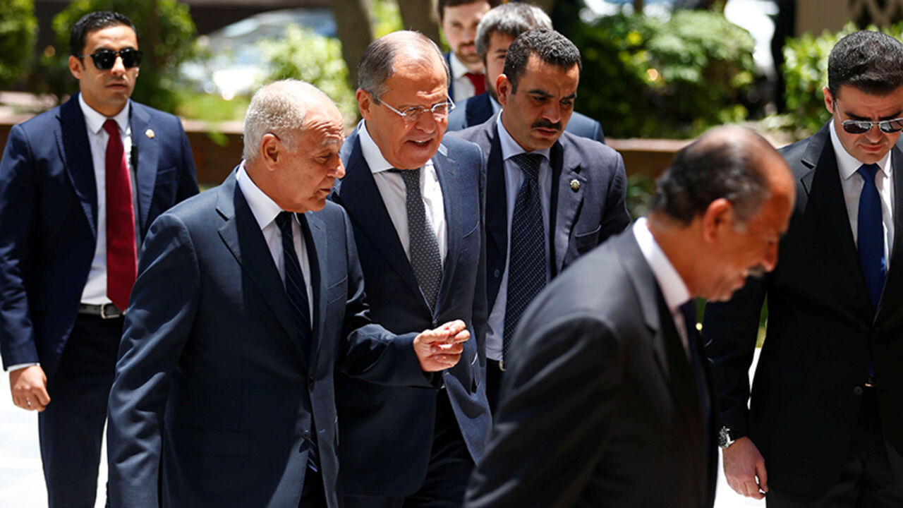 EGYPT-RUSSIA/ Russian Foreign Minister Sergei Lavrov (2nd L) is greeted by the Secretary-General of the Arab League Ahmed Aboul Gheit (L) before their meeting in Cairo, Egypt May 29, 2017. REUTERS/Amr Abdallah Dalsh - RTX382BY