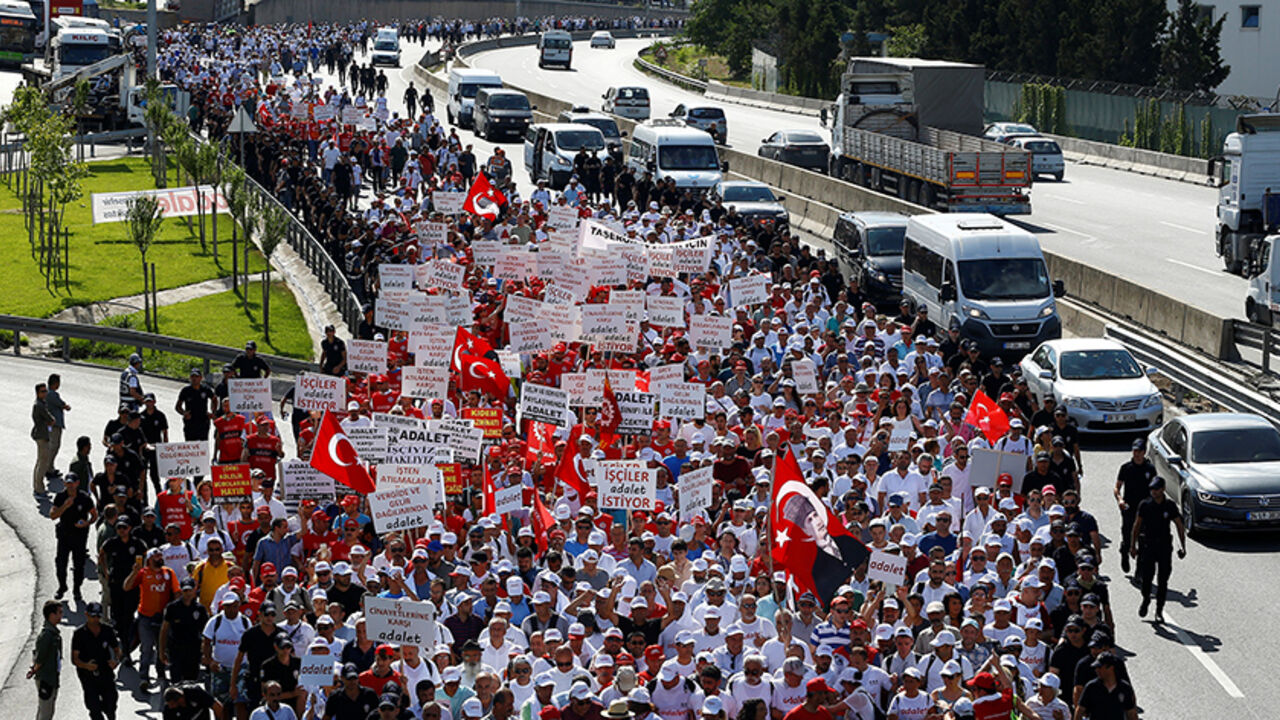 TURKEY-SECURITY/MARCH Supporters of Turkey's main opposition Republican People's Party (CHP) leader Kemal Kilicdaroglu walk during the 22nd day of a protest, dubbed "justice march", against the detention of the party's lawmaker Enis Berberoglu, near Dilovası in Kocaeli province, Turkey, July 6, 2017. REUTERS/Osman Orsal - RTX3A9RJ