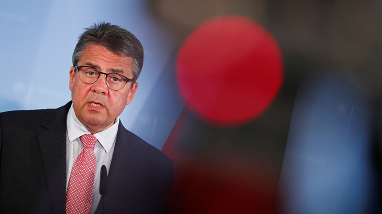 GERMANY-TURKEY/ German Foreign Minister Sigmar Gabriel addresses a news conference in Berlin, Germany, July 20, 2017, after he has interrupted his summer vacation and returned to Berlin to discuss a deepening crisis in relations with Turkey over the arrest of human rights activists. REUTERS/Fabrizio Bensch - RTX3C6LW