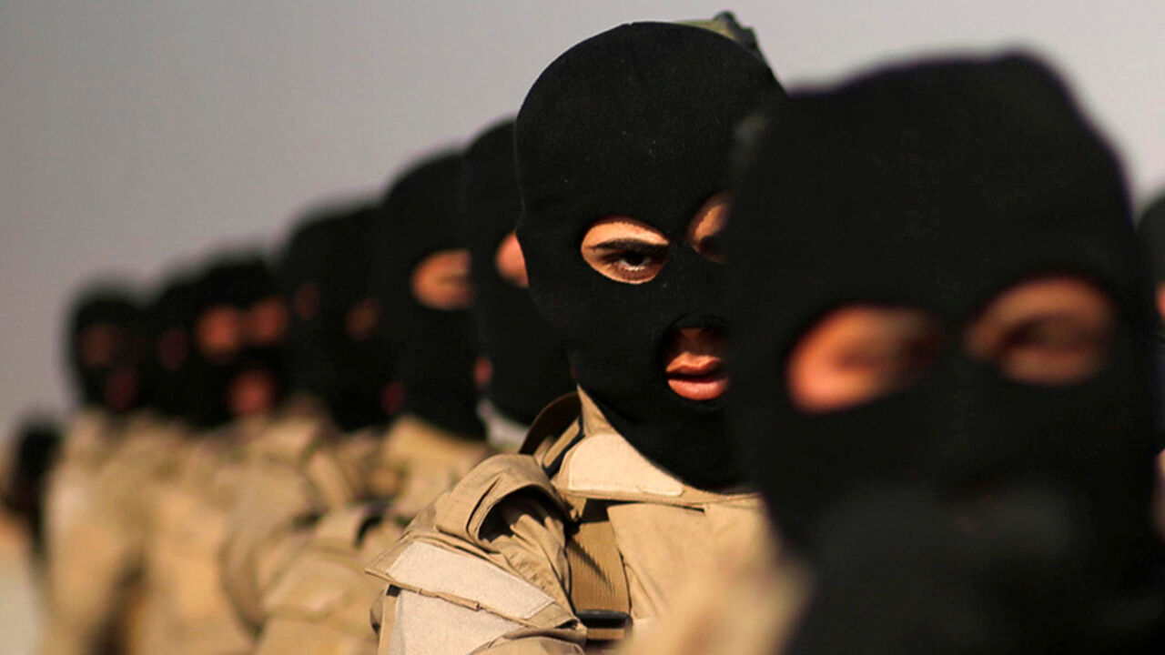 MIDEAST-CRISIS/IRAQ Iraqi fighters from Hashid Shaabi take part in a training at Makhmur camp in Iraq December 11, 2016. REUTERS/Mohammed Salem - RTX2UHUL