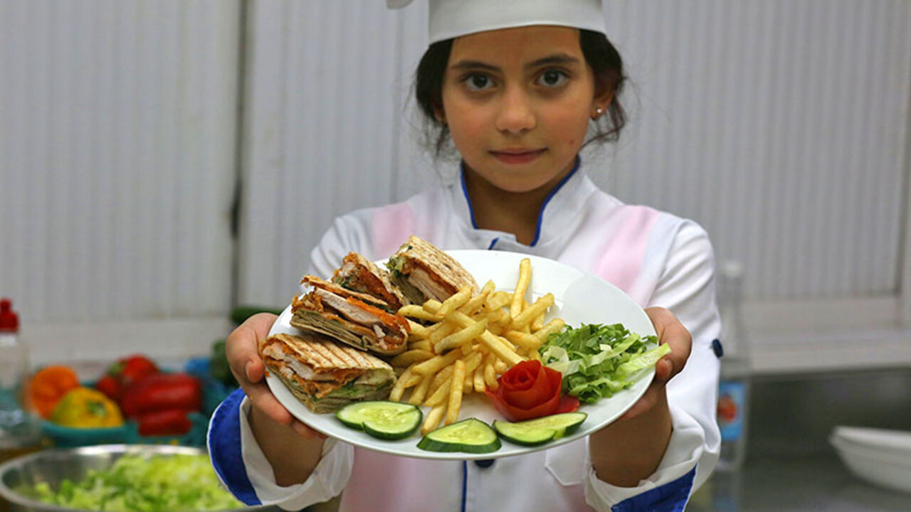 youngchefs_Sana.jpg
