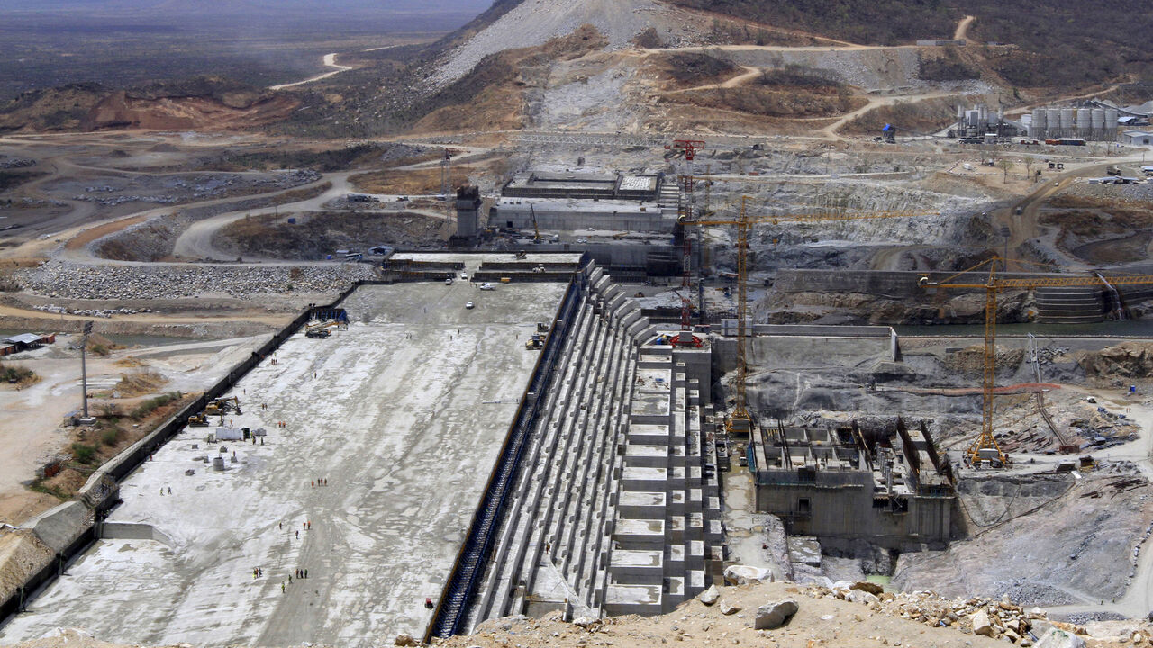 ETHIOPIA-CONSTRUCTION/ A general view of Ethiopia's Grand Renaissance Dam, as it undergoes construction, is seen during a media tour along the river Nile in Benishangul Gumuz Region, Guba Woreda, in Ethiopia March 31, 2015. According to a government official, the dam has hit the 41 percent completion mark. Picture taken March 31, 2015. REUTER/Tiksa Negeri - GF10000046026