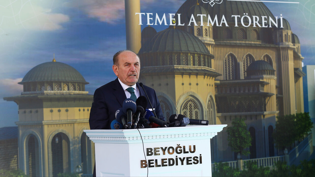 TURKEY-MOSQUE/ Istanbul's Mayor Kadir Topbas delivers a speech during the groundbreaking ceremony of Taksim mosque in Istanbul, Turkey, February 17, 2017. REUTERS/Osman Orsal - RC160DB5DBE0