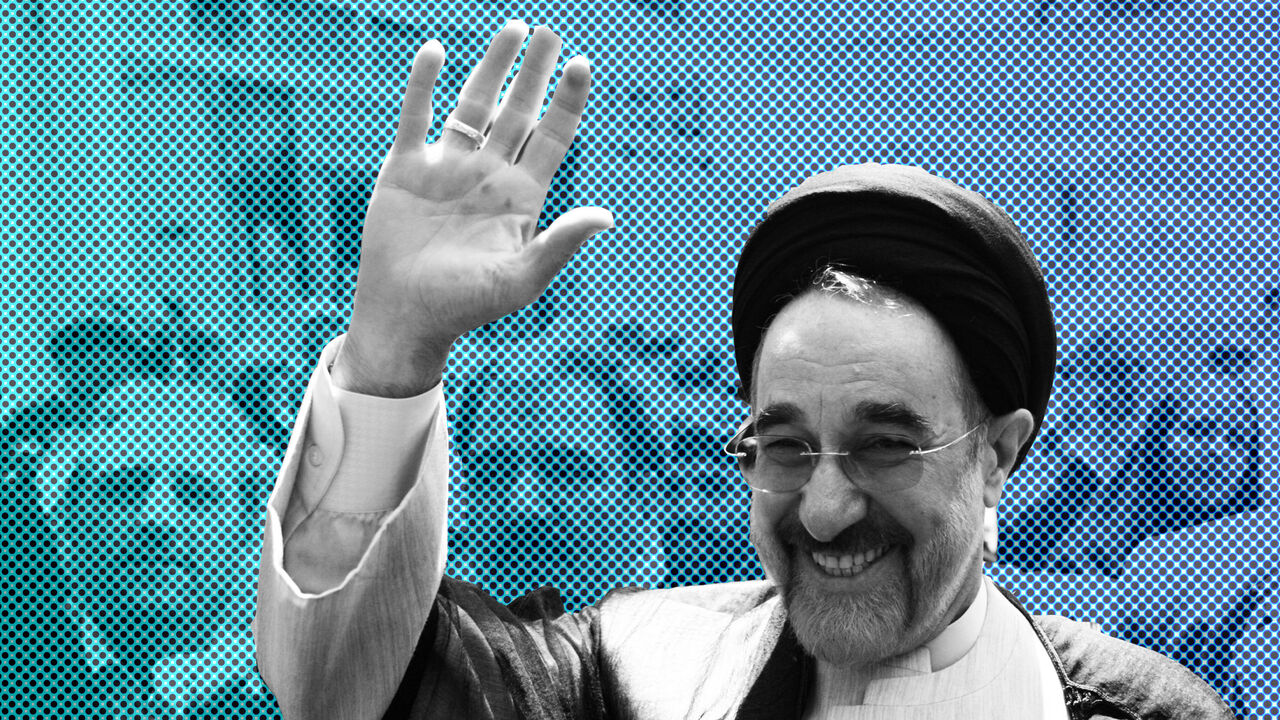 IRAN/ Former president Mohammad Khatami arrives to vote during the Iranian presidential election in northern Tehran June 12, 2009. REUTERS/Chavosh Homavandi/jamejamonline (IRAN POLITICS ELECTIONS) - GM1E56C1HCI01