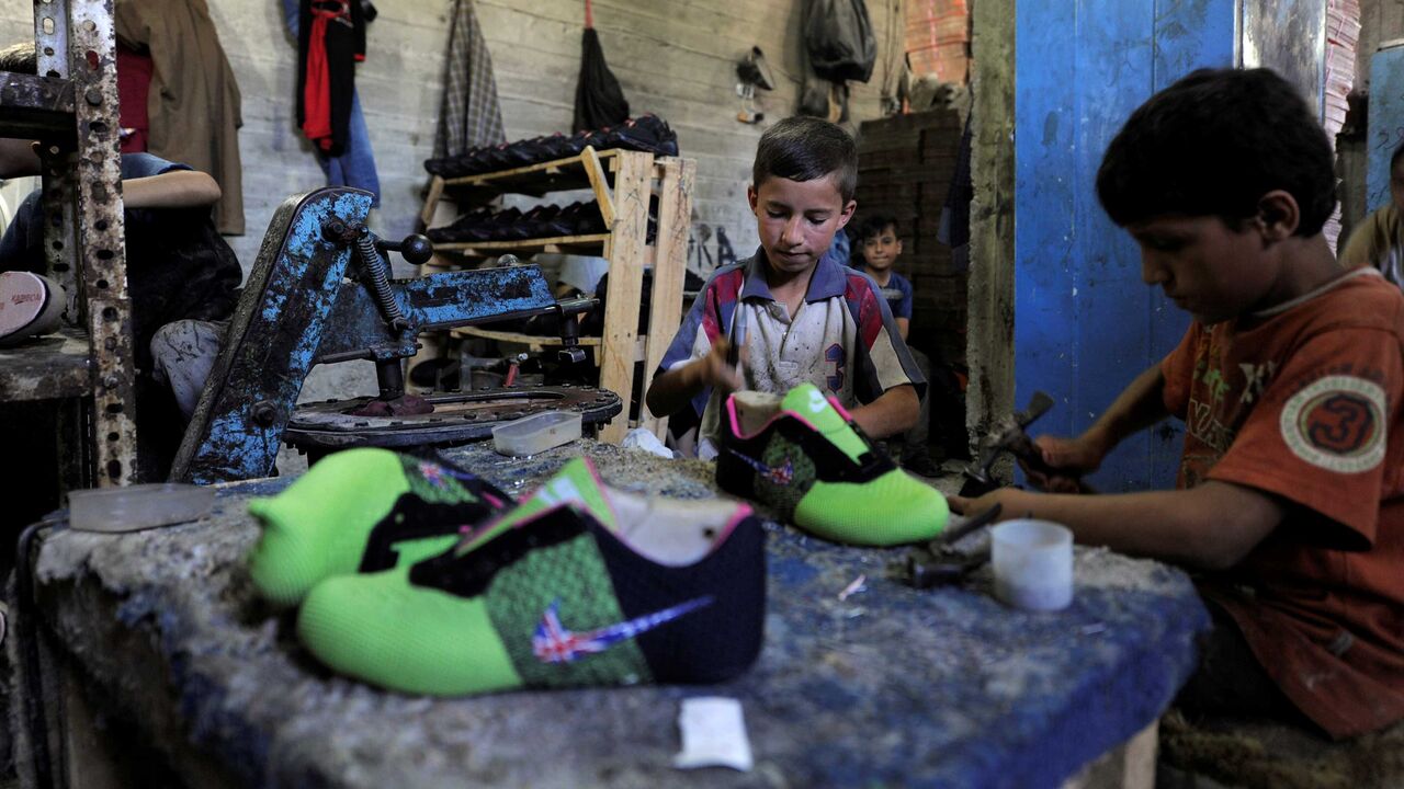 MIDEAST-CRISIS/SYRIA-ECONOMY RTS1ERTZ.jpg
