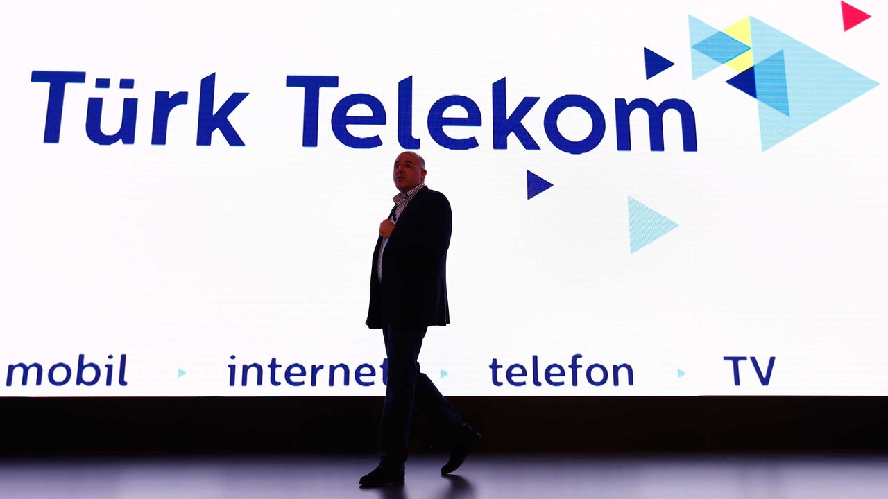 TURKEY-TELEKOMS/ RTSCP0T.jpg