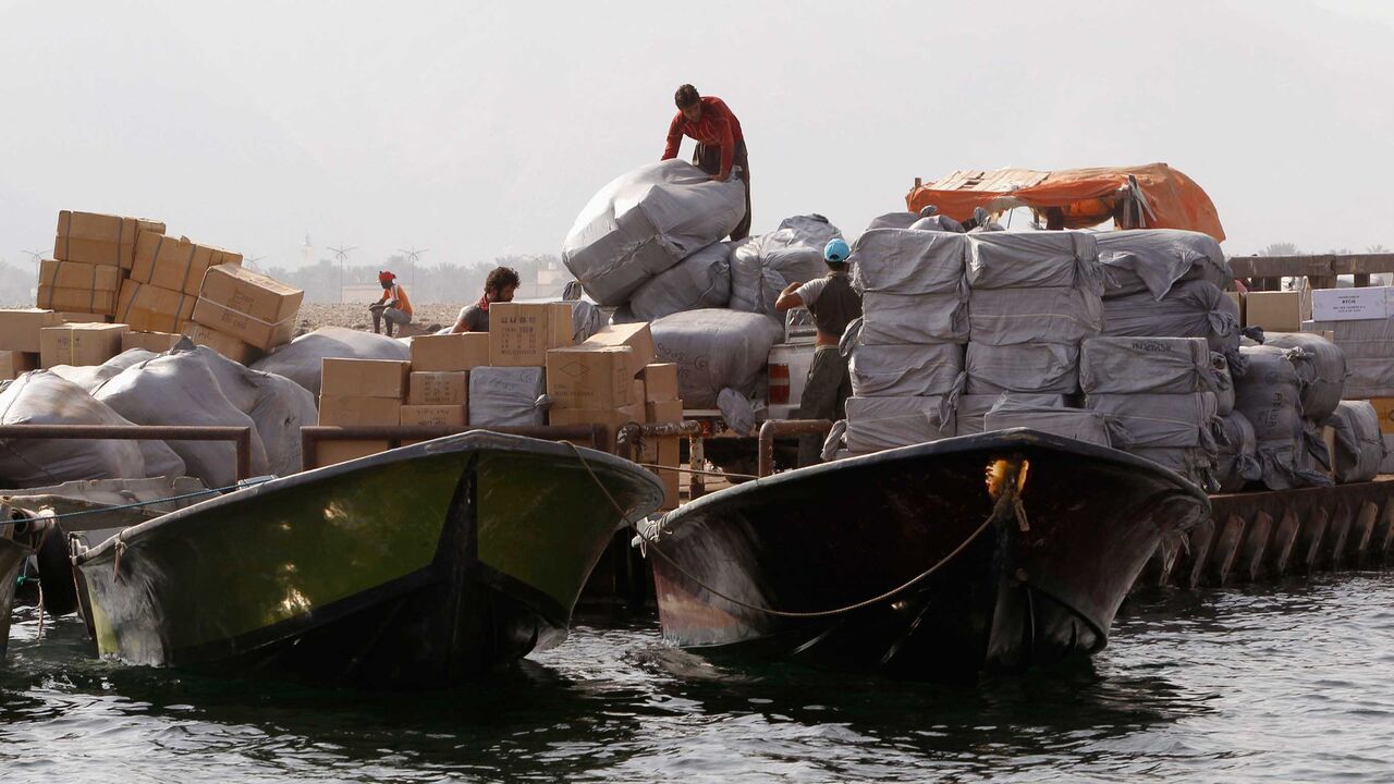 OMAN-SMUGGLING RTR38QSN.jpg