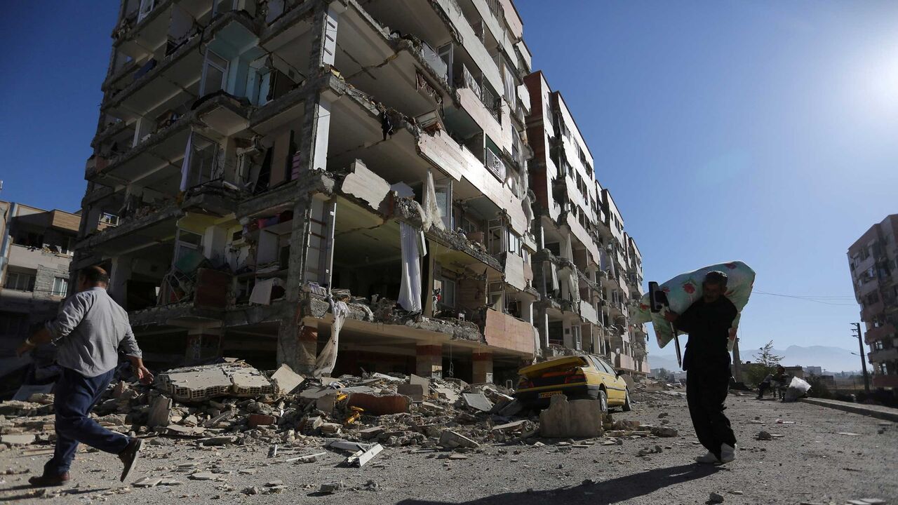 IRAQ-QUAKE/IRAN RTS1JNX9.jpg