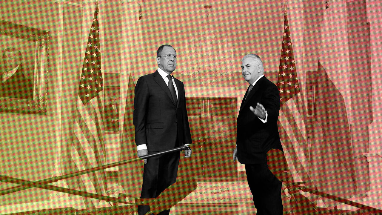 USA-RUSSIA/ U.S. Secretary of State Rex Tillerson (R) waves to the media next to Russian Foreign Minister Sergey Lavrov before their meeting at the State Department in Washington, U.S., May 10, 2017. REUTERS/Yuri Gripas - RC1BCFEEBFB0