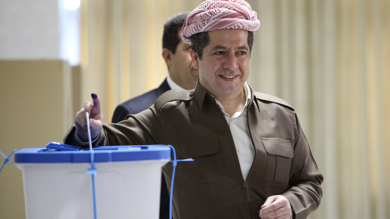 MIDEAST-CRISIS/KURDS-REFERENDUM Masrour Barzani, head of the Iraqi Kurdish region's national Security Council, casts his vote during Kurds independence referendum in Erbil, Iraq September 25, 2017. REUTERS/Azad Lashkari - RC16957934A0