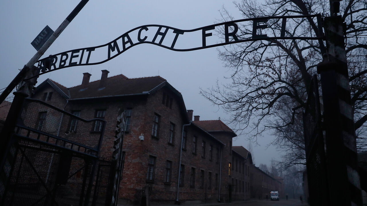 HOLOCAUST-MEMORIAL/ RTS1LDHK.jpg