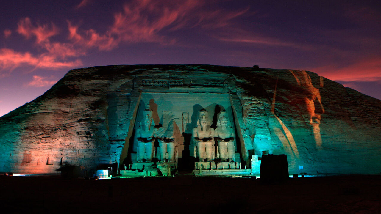 EGYPT/ RTR2AOF0.jpg