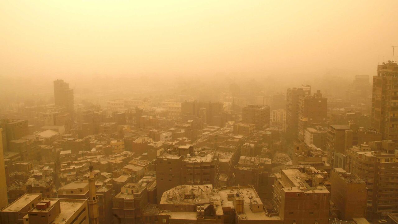 EGYPT-DUST-STORM/ RTR4P3WM.jpg