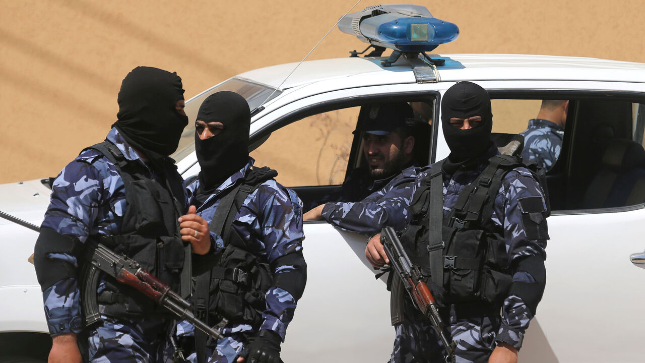 ISRAEL-PALESTINIANS/ARRESTS RTS1OQ29.jpg