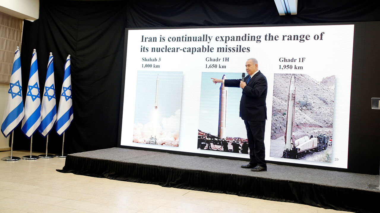 ISRAEL-IRAN/NETANYAHU Israeli Prime minister Benjamin Netanyahu speaks during a news conference at the Ministry of Defence in Tel Aviv, Israel, April 30, 2018. REUTERS/ Amir Cohen - RC11C40F3DE0
