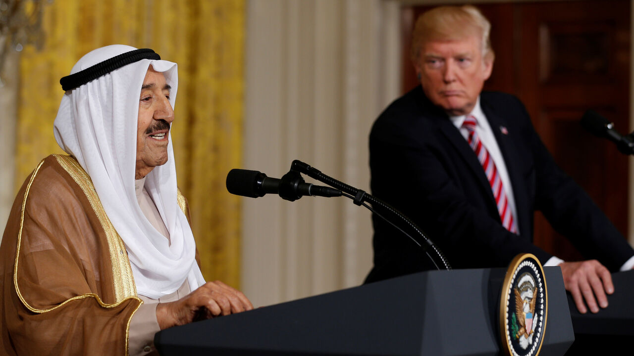 USA-KUWAIT/ Kuwait's Emir Sabah Al-Ahmad Al-Jaber Al-Sabah (L) and U.S. President Donald Trump hold a news conference after their meetings at the White House in Washington, U.S. September 7, 2017. REUTERS/Jonathan Ernst - RC182A22B640