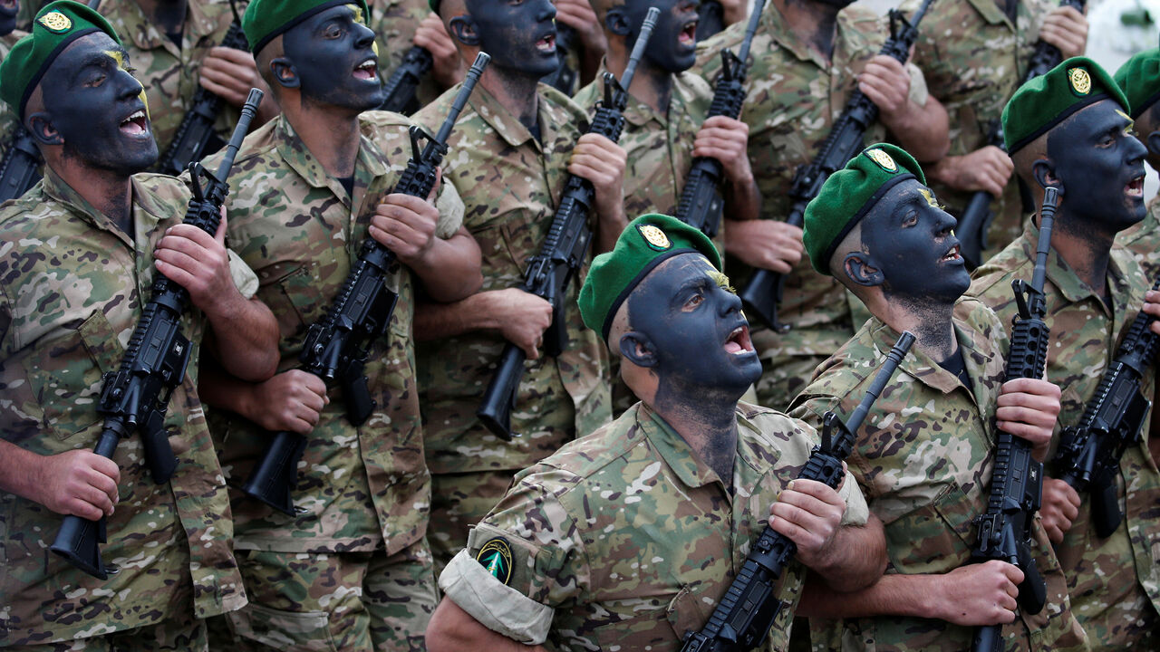 LEBANON-POLITICS/ Lebanese army soldiers take part in a military parade to celebrate the 74th anniversary of Lebanon's independence in downtown Beirut, Lebanon November 22, 2017. REUTERS/Mohamed Azakir - RC14B8891980