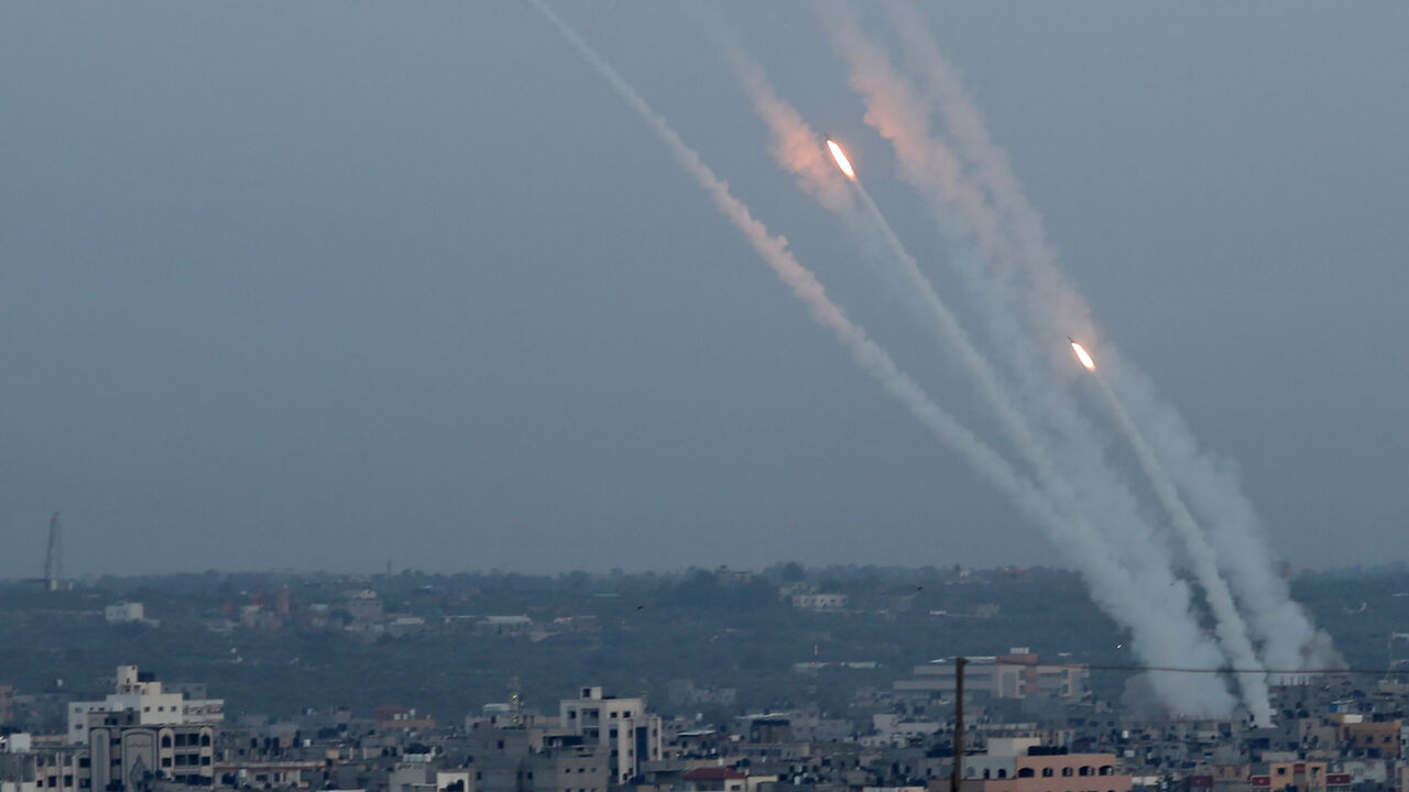 ISRAEL-PALESTINIANS/ Rockets are fired from Gaza towards Israel, in Gaza May 5, 2019. REUTERS/Mohammed Salem - RC1917143790