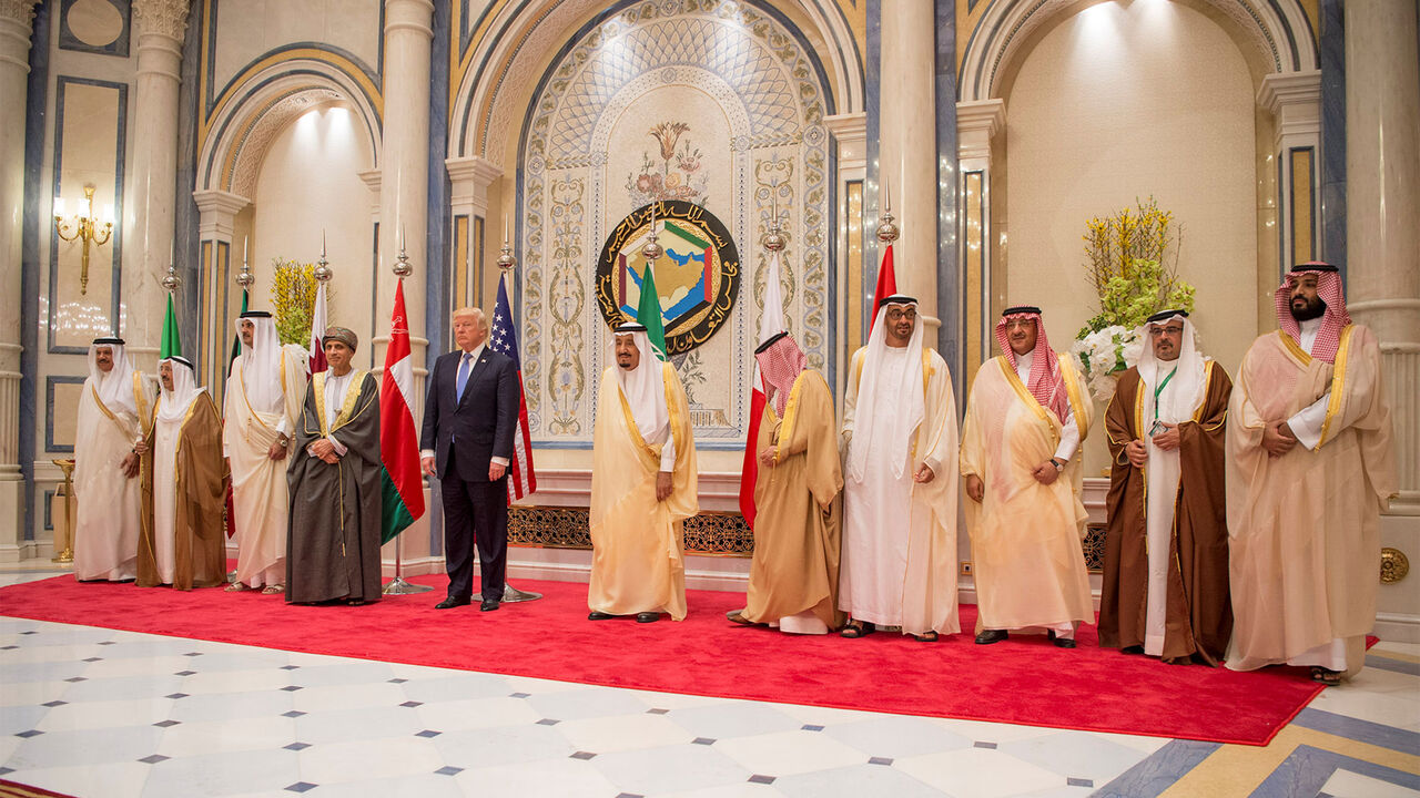 USA-TRUMP/SAUDI RTX36T27.jpg