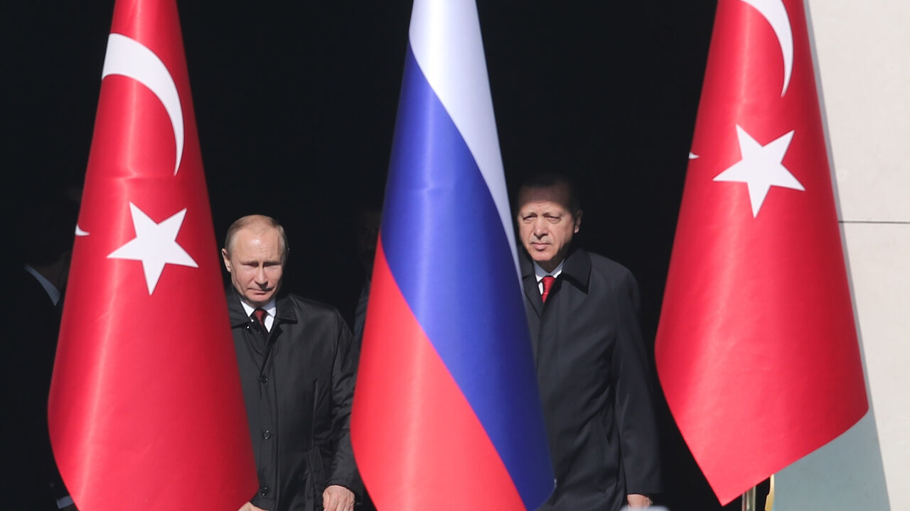 RUSSIA-TURKEY/MISSILES Turkish President Tayyip Erdogan and his Russian counterpart Vladimir Putin meets at the Presidential Palace in Ankara, Turkey April 3, 2018. REUTERS/Umit Bektas - UP1EE431A7CYB