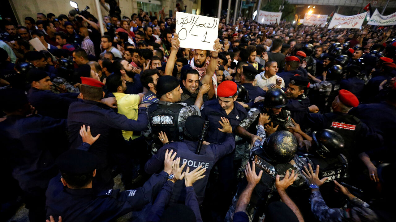 JORDAN-PROTESTS/KING RTX67JSZ.jpg