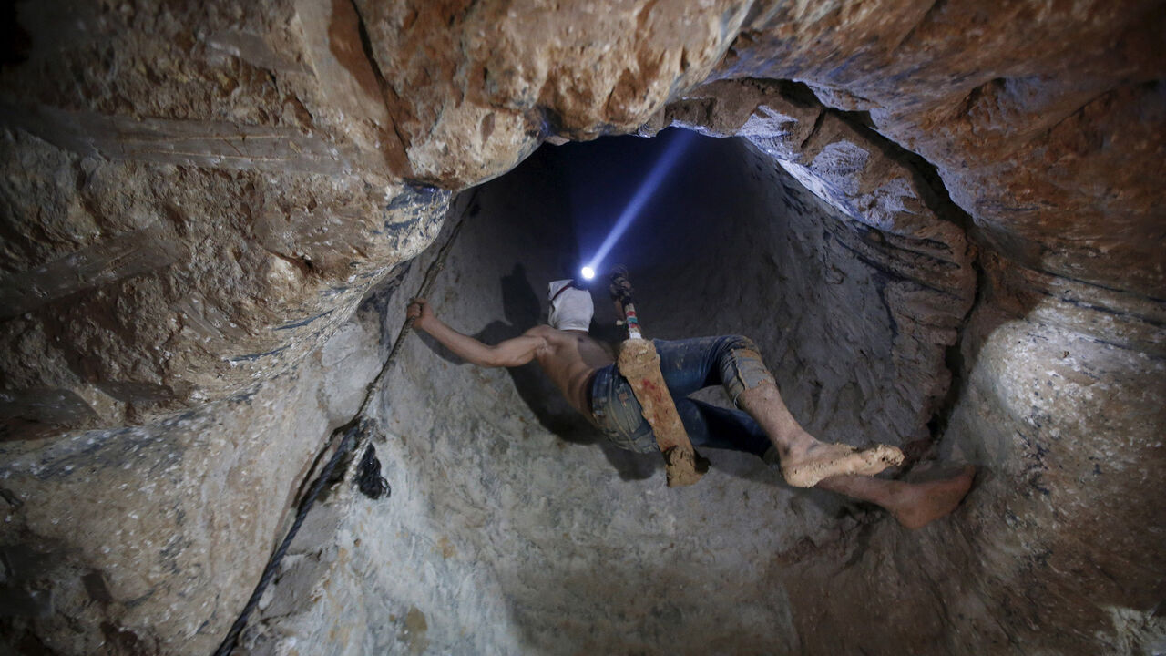 PALESTINIANS-EGYPT/TUNNELS RTX1UPIU.jpg