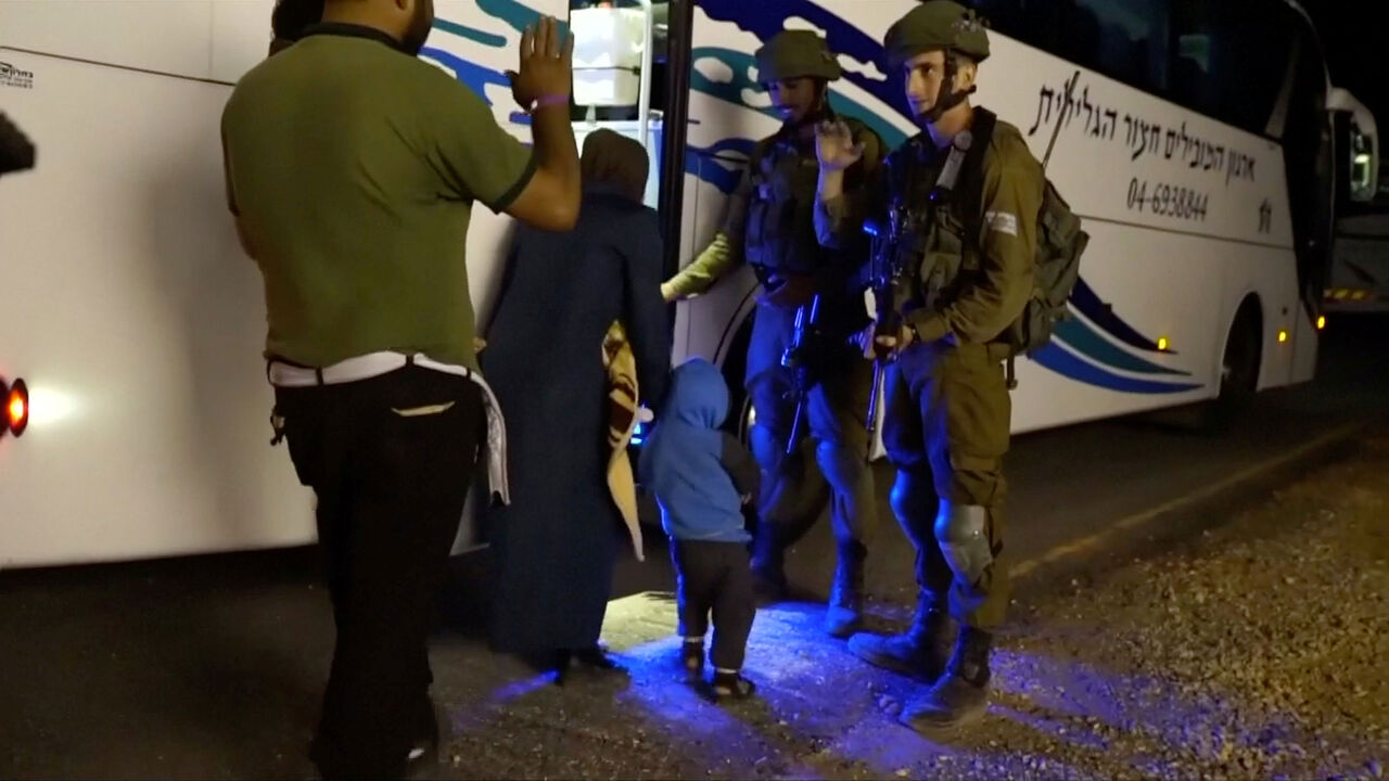 MIDEAST-CRISIS/SYRIA-ISRAEL-WHITE HELMETS RTX6CE0P.jpg