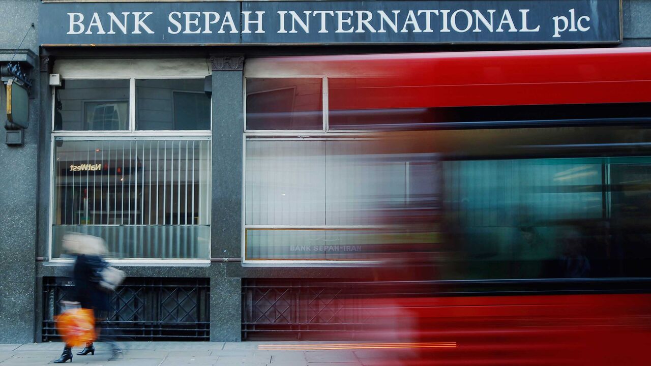 IRAN/BANKS-BRITAIN RTR2VJUW.jpg