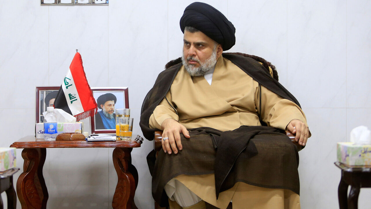 IRAQ-ELECTION/ Iraqi Shi'ite cleric Moqtada al-Sadr meets with ambassadors of Turkey, Jordan, Saudi Arabia, Syria and Kuwait, in Najaf, Iraq May 18, 2018. REUTERS/Alaa al-Marjani - RC17691D78D0