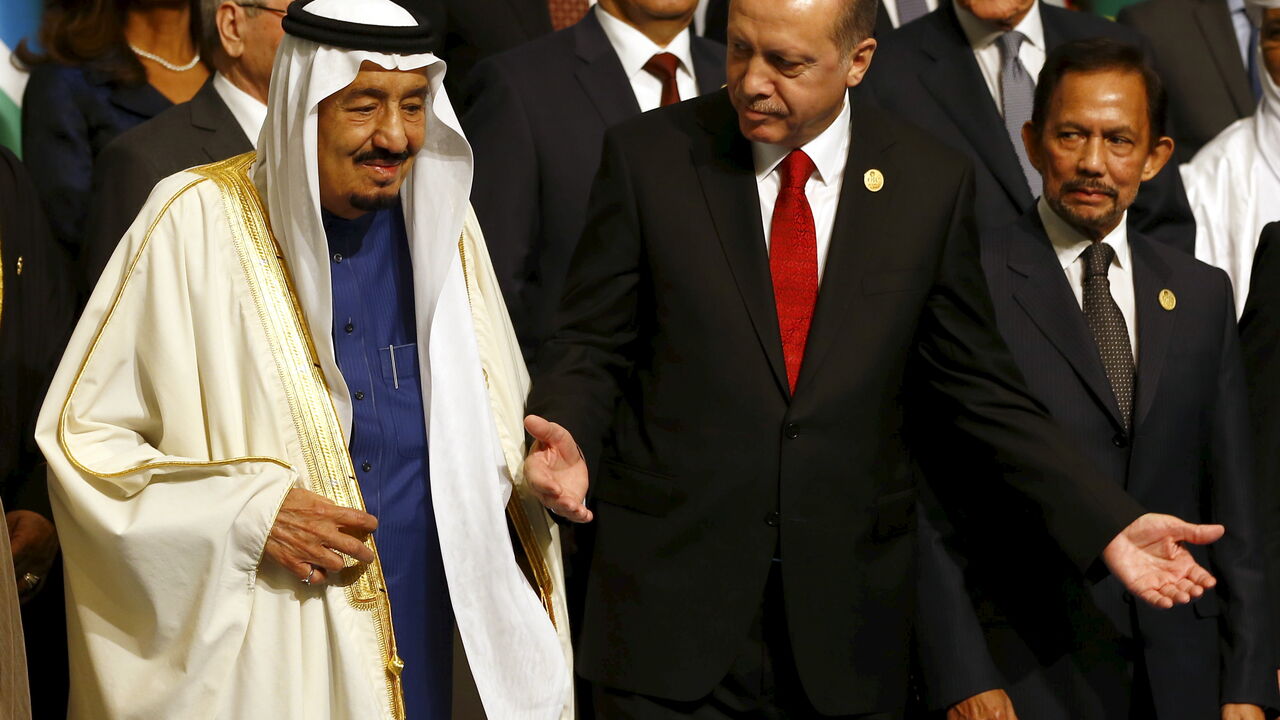 Turkish President Erdogan and King Salman of Saudi Arabia are pictured during a family photo session at the OIC Istanbul Summit Turkish President Tayyip Erdogan and King Salman of Saudi Arabia (L) are pictured during a family photo session at the Organisation of Islamic Cooperation (OIC) Istanbul Summit in Istanbul, Turkey April 14, 2016. REUTERS/Murad Sezer - GF10000382307